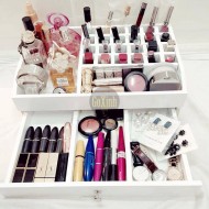 Khay đựng son 24 ô màu trắng